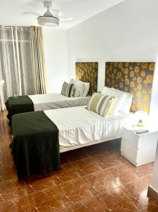 Apartment Centro Playa Con Piscina Marbella